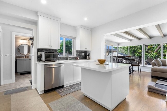 Foto del edificio - 7915 SW 23rd St