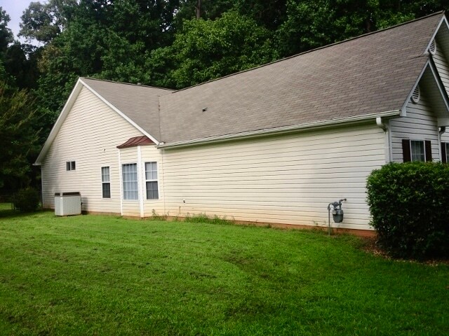 Foto del edificio - 974 Dogwood Rd SW