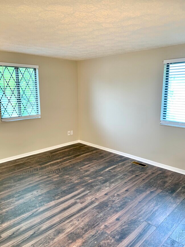 Bedroom 1 - 1891 Fernwood Pl