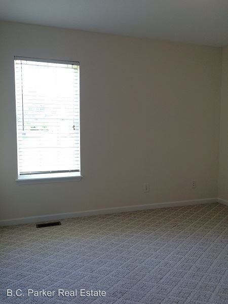 Building Photo - 617 Danieley Way