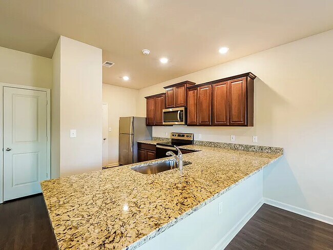 Foto del edificio - 535 Clover Cir