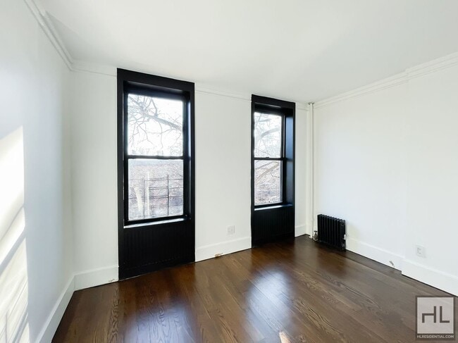 Building Photo - 3 PLACE / Carroll Gardens Brooklyn / Spaci...