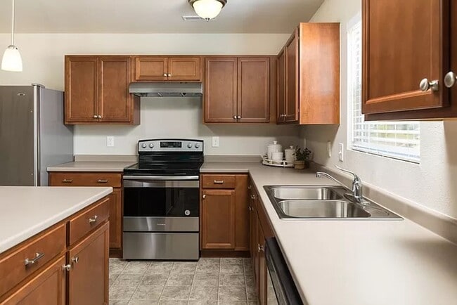 Building Photo - Your Serene Retreat in Kentwood