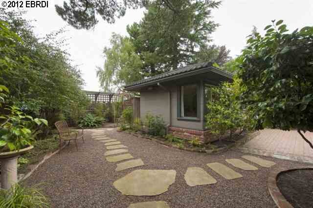 Building Photo - 2047 Asilomar Dr