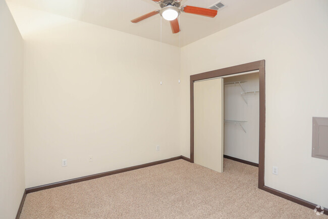 1BR, 1BA - 670SF - A1 - Arthouse