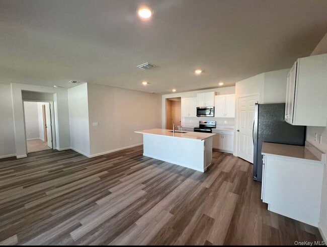 Foto del edificio - 114 Franklin Ave