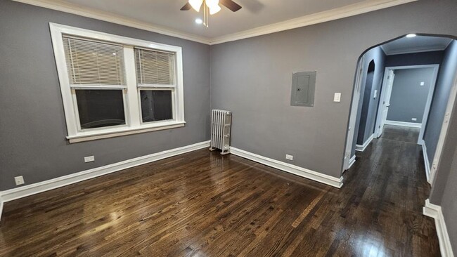 Foto del edificio - 2 bedroom in Chicago IL 60645