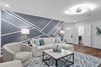 Building Photo - 212 Creek Cove Dr