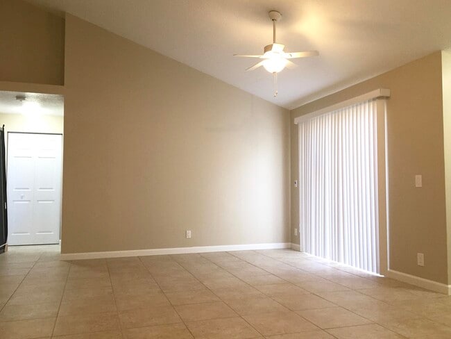 Building Photo - 4377 Woodstock Dr