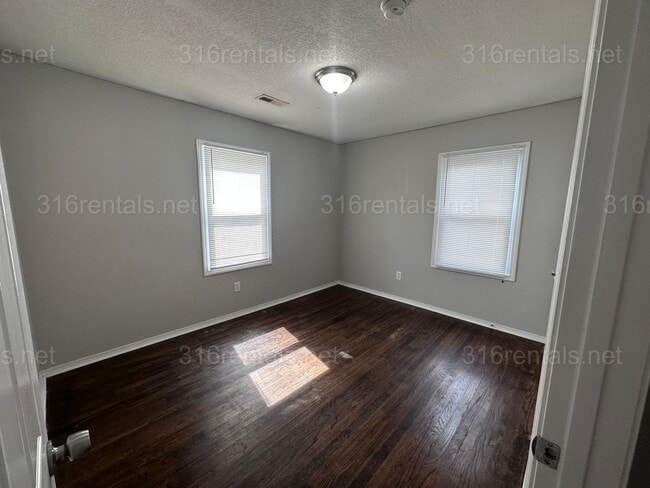 Building Photo - 1239 Dellrose