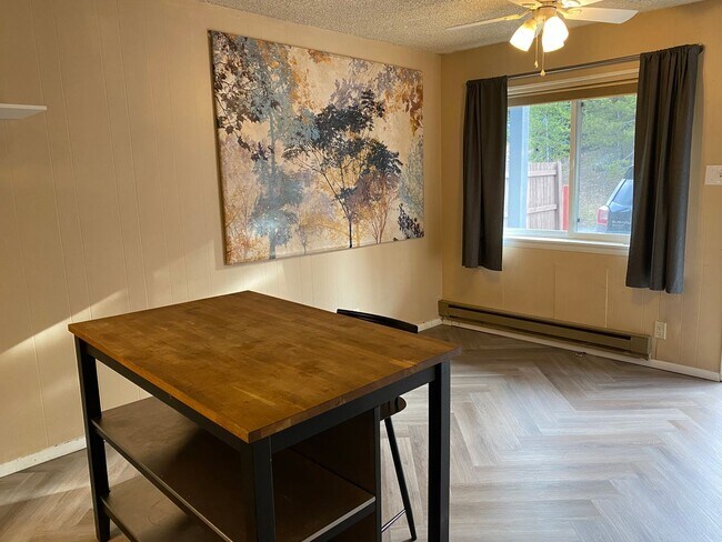 Building Photo - MOST AFFORDABLE: Blue River condo! Great l...