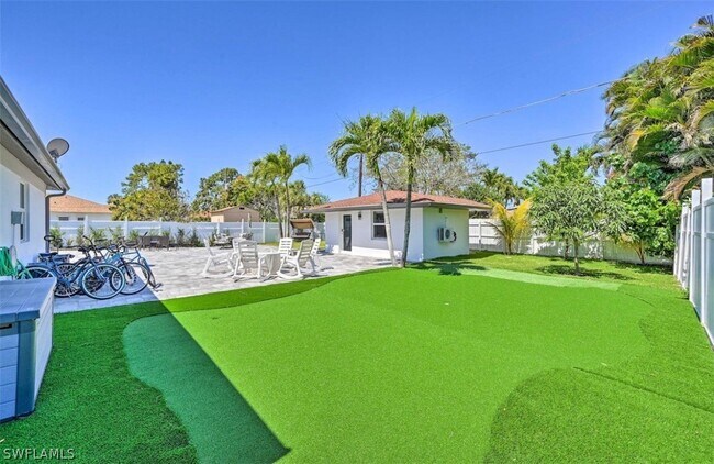 Foto del edificio - 755 94th Ave N