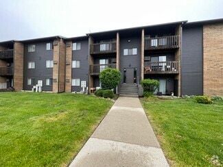 Building Photo - 633 S Virginia Rd