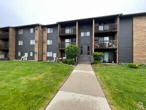 Building Photo - 633 S Virginia Rd