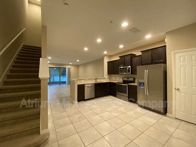 Building Photo - 1028 Pavia Dr