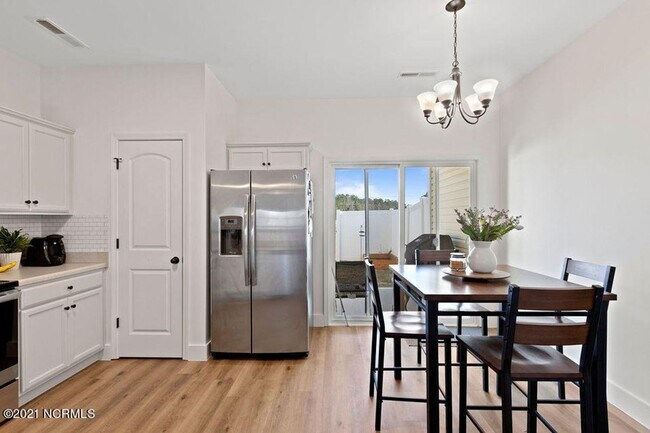 Foto del edificio - Sneads Ferry Townhouse!
