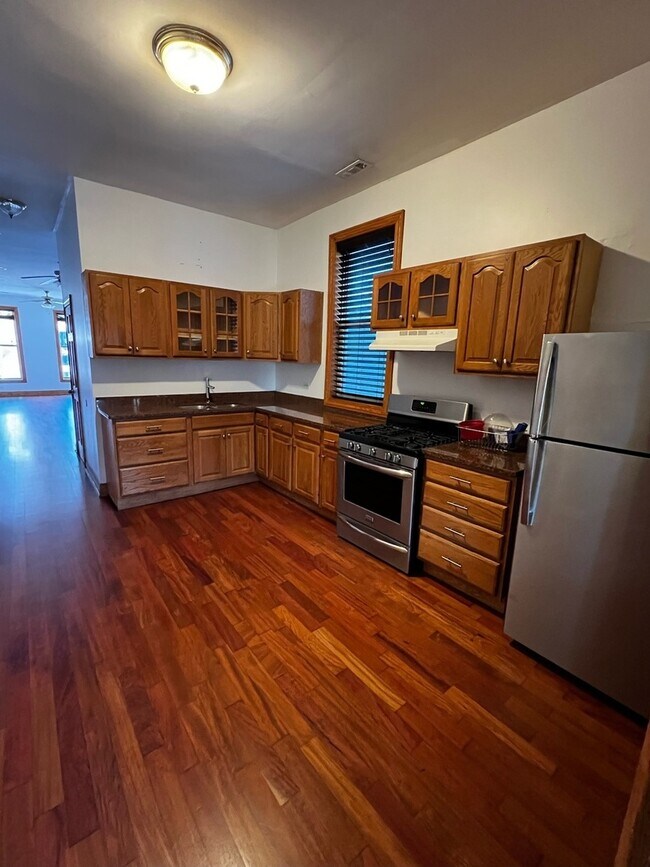 Foto del edificio - 852 N Wood St