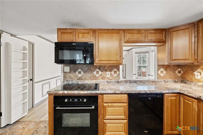 Foto del edificio - 322 Oakwood Loop