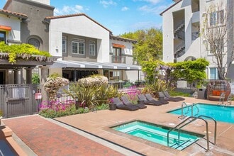 Building Photo - River Terrace
