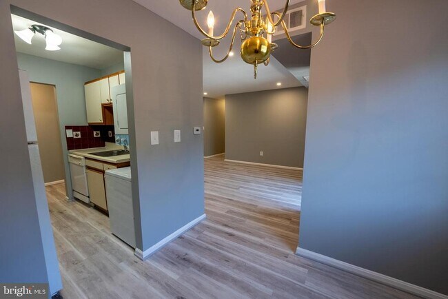 Foto del edificio - 1533 Colonial Dr