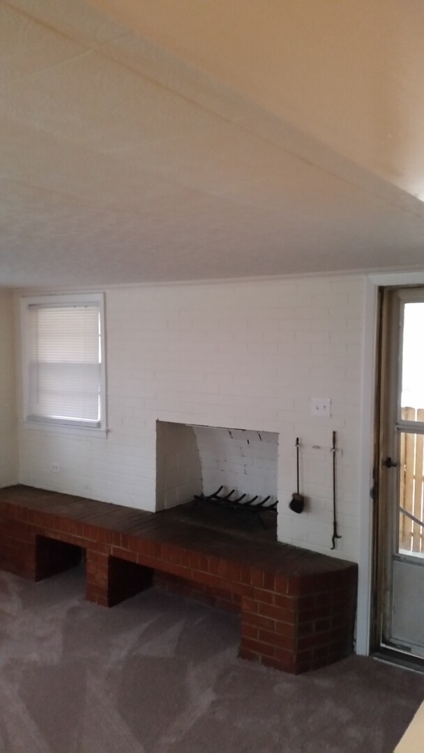 Foto del edificio - 3 bedroom home - Fenced in back yard!