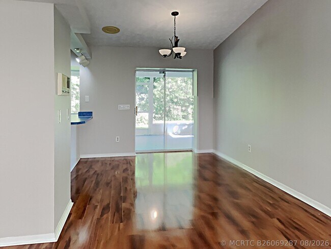 Foto del edificio - 4215 SW Jarmer Rd