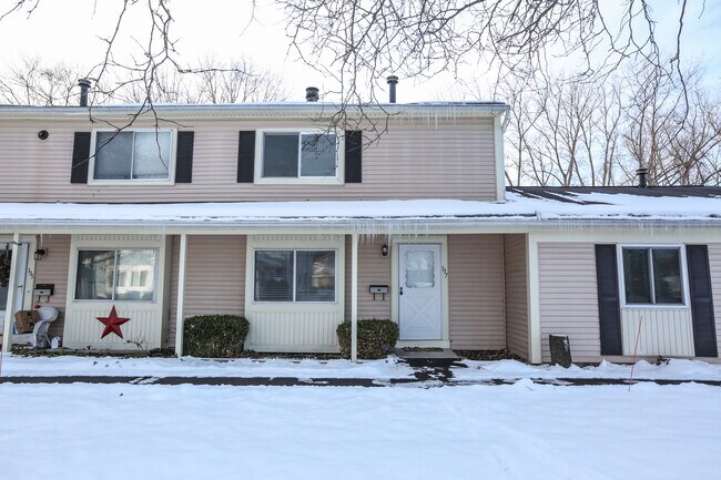 Building Photo - 137 Norwich Dr