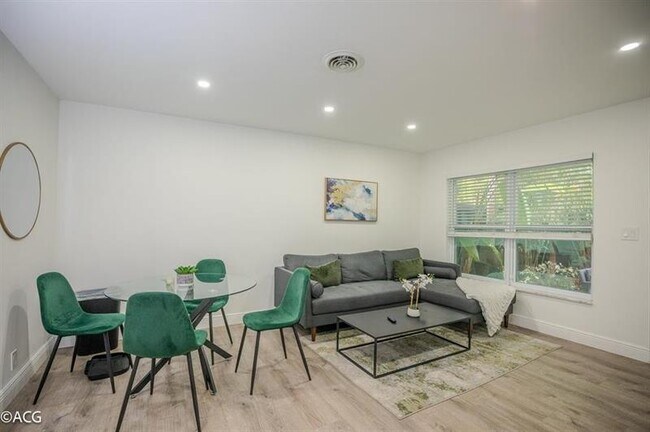 Foto del edificio - 19 NE 16th St