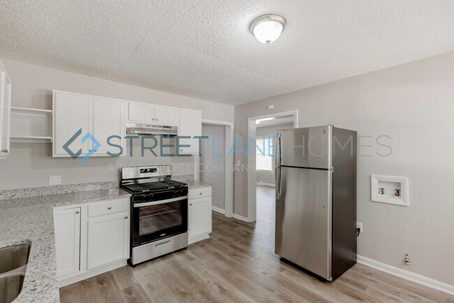 Building Photo - Charming 3 Bedroom in Birmingham!