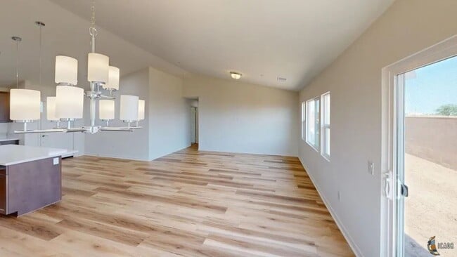 Building Photo - 2403 Dale Ct