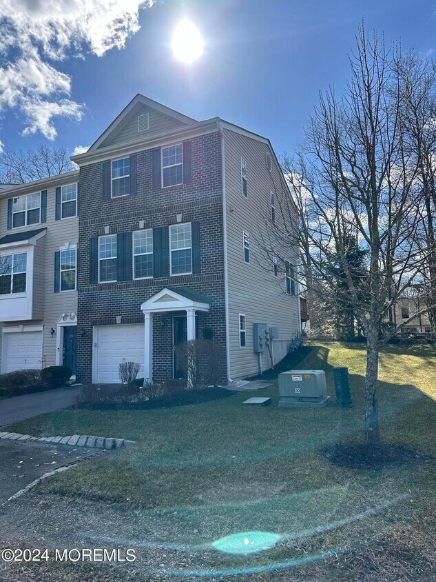 209 Chickadee Ct Unit 1000, Freehold, NJ 07728 Condo for Rent in