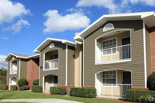 Exterior - Lakeland Landing Apartments