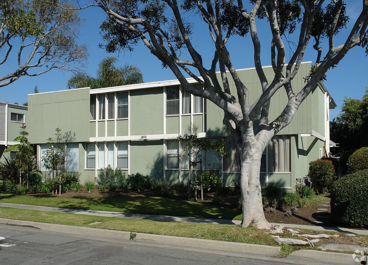 The Westcliff Courtyard Apartments Apartments in Newport Beach, CA