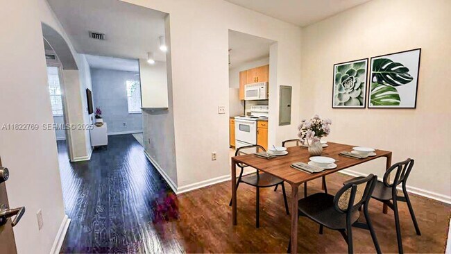 Foto del edificio - 533 NE 3rd Ave