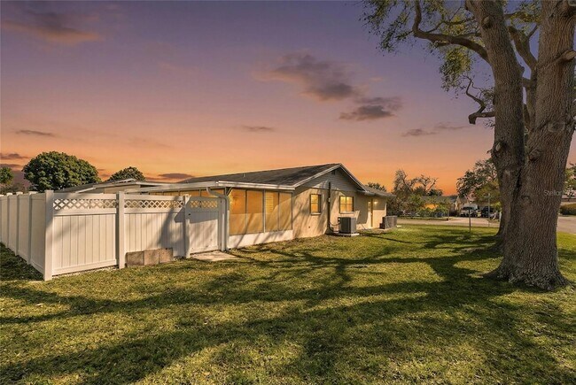 Foto del edificio - 2814 20th Ave Dr W