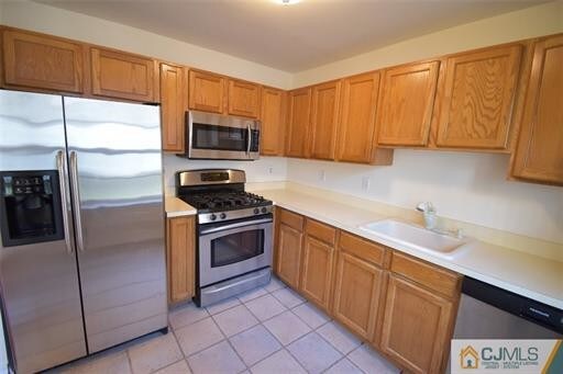 Building Photo - 1702 Ridgeview Ct
