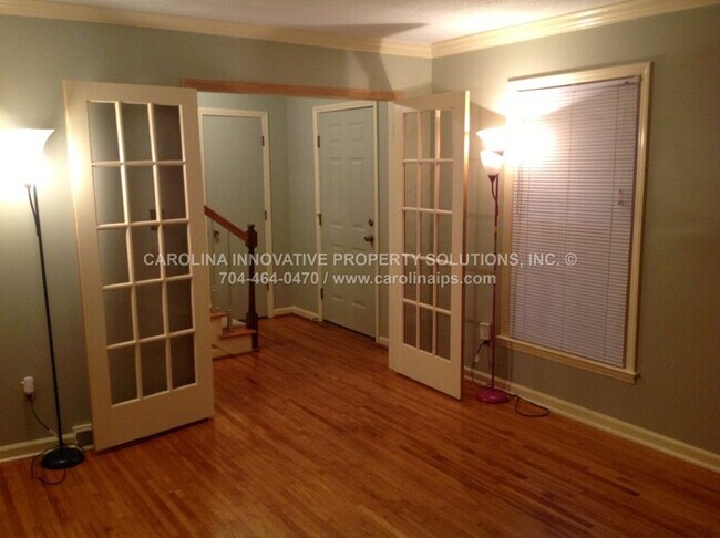 Foto del edificio - 4535 Dawnwood Dr