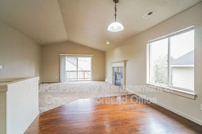 Foto del edificio - 18624 Van Fleet Ave