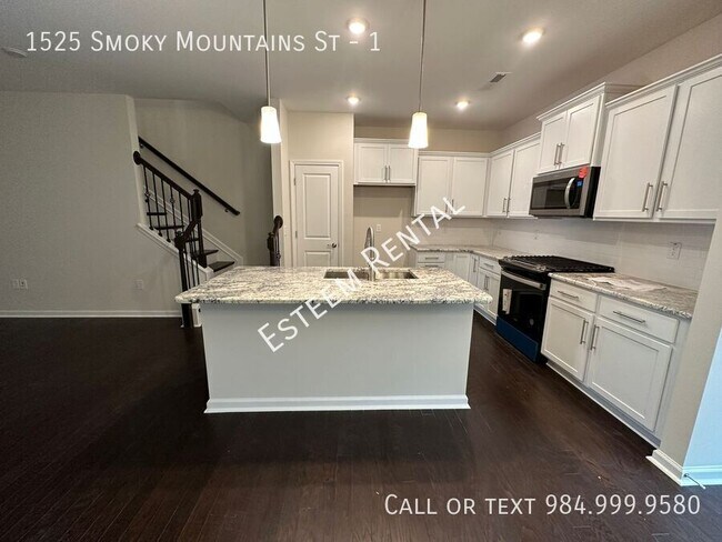 Foto del edificio - 1525 Smoky Mountains St