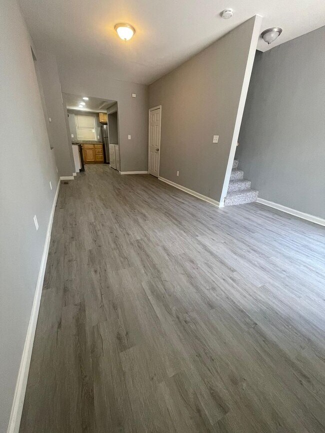 Foto del edificio - Recently Renovated 3 Bed 1.5 Bath Ready To Move In ASAP