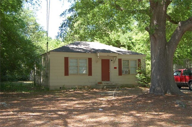 209 Evergreen Street - 111 Arnold Blvd