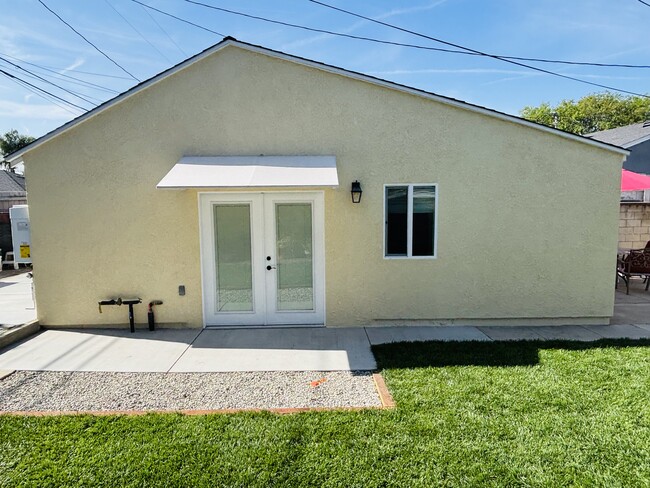 Building Photo - 2140 N Manning St