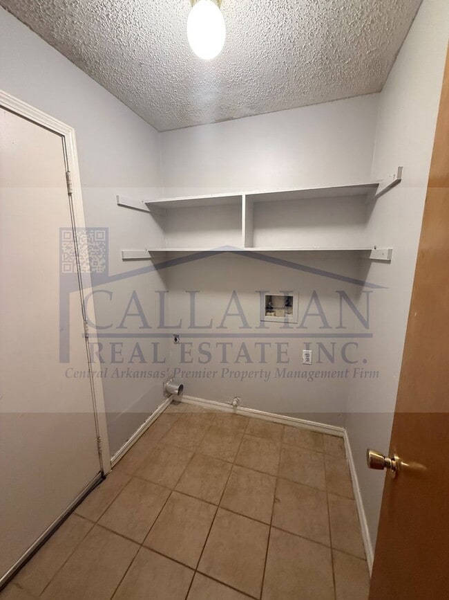 Building Photo - 115 Chiliwood Ln