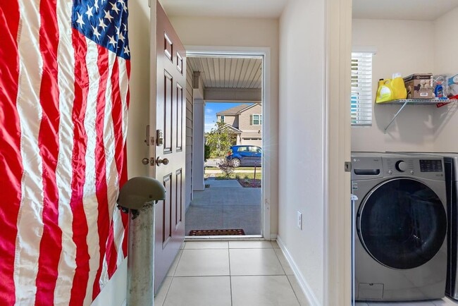 Building Photo - 86186 Mainline Rd