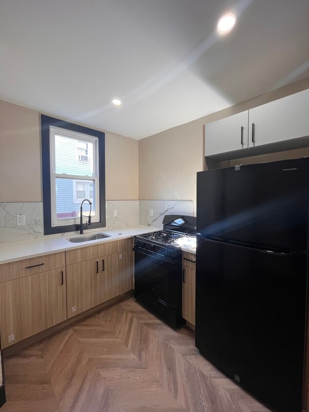 Unit 1 - 283 Monticello Ave
