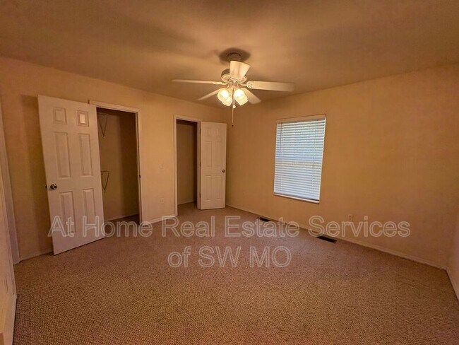 Foto del edificio - 1820 W Walnut Lawn St
