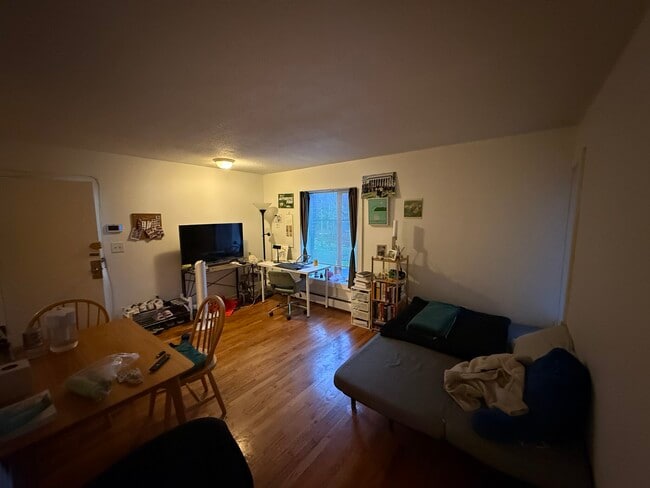 Building Photo - 524 Putnam Ave