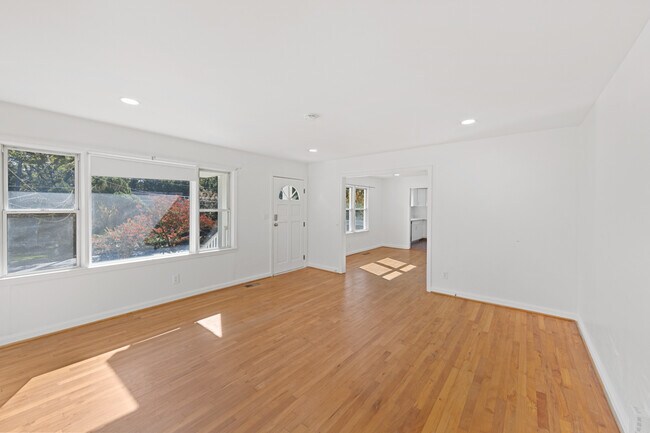 Foto del edificio - 1416 Woodland Hills Dr NE