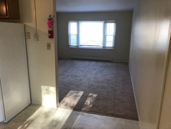 Building Photo - 106 Fernwood Ct