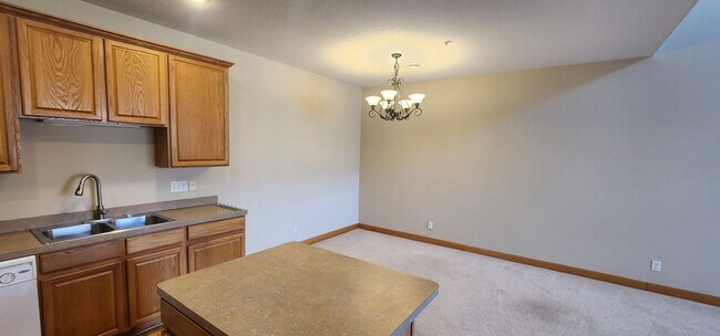 Foto del edificio - 2 Bed 2.5 Bath Townhome